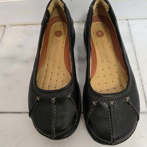 Clarks Women's Black Leather Flats